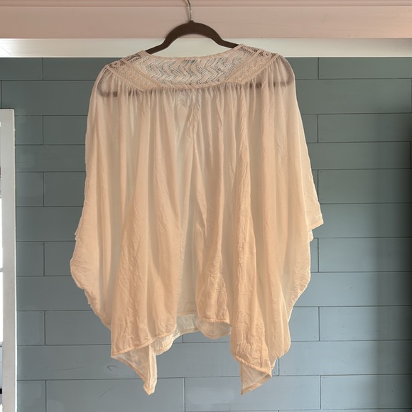 Sundance Batwing Sleeve Blouse - Picture 6 of 6